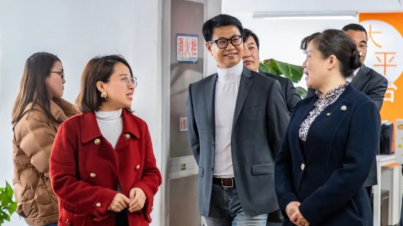 版权转让合同：文化传媒公司如何合规操作**